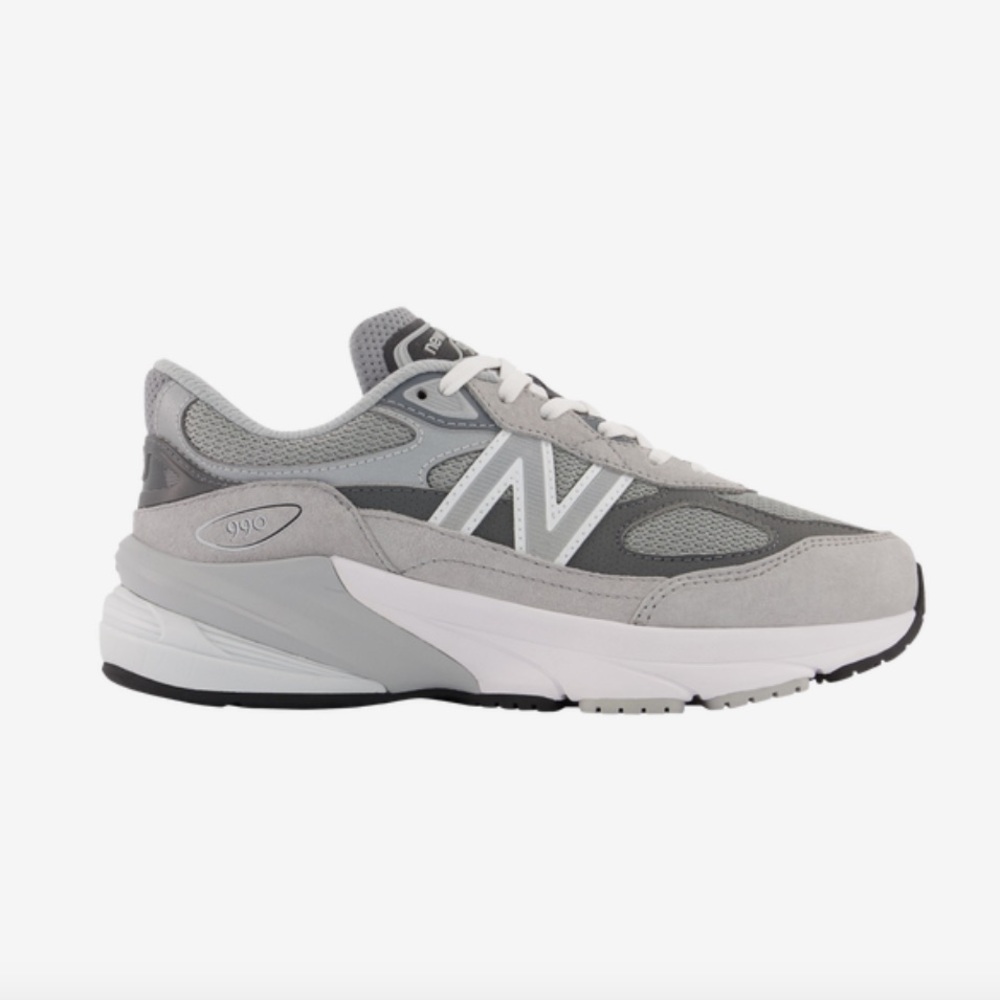 New Balance 990 V6
